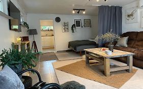 Cozy Studio Apartment With Garden Access
